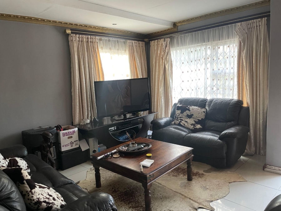 5 Bedroom Property for Sale in Amalinda Eastern Cape
